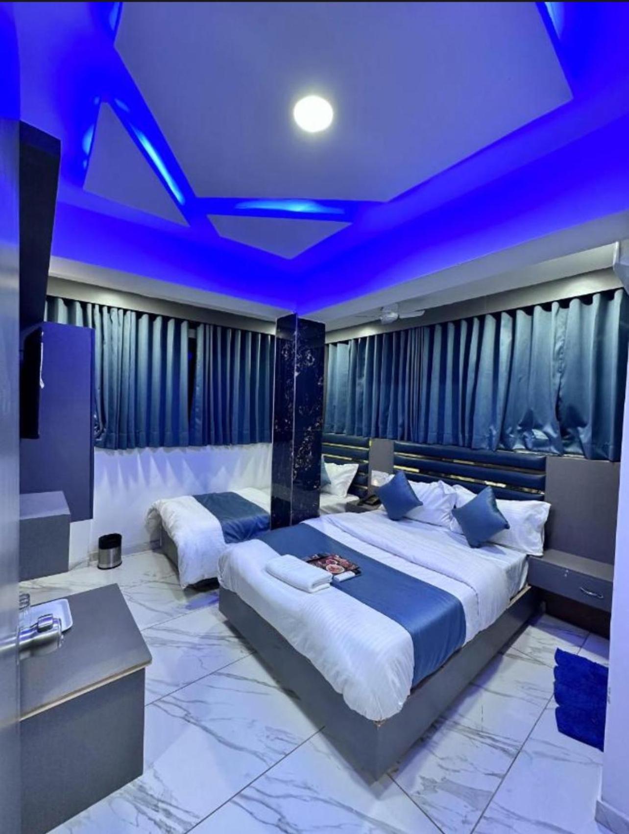 Hotel Season Ахмедабад Екстер'єр фото
