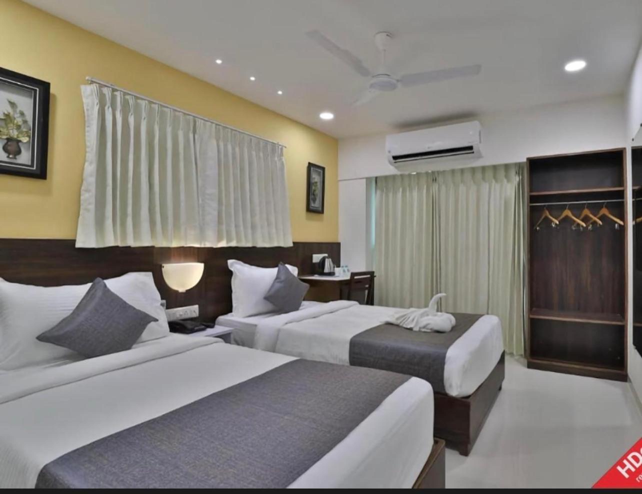 Hotel Season Ахмедабад Екстер'єр фото
